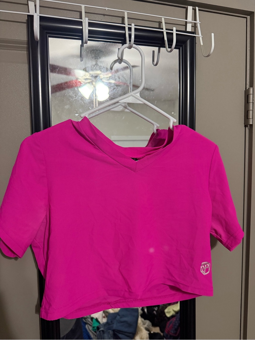 Women’s Pink Cropped V-Neck Top - Picture 2 of 5